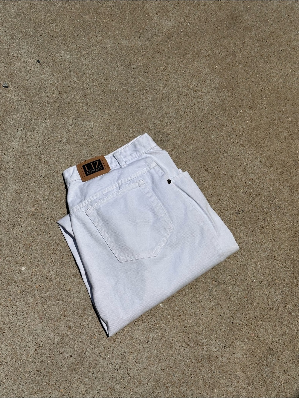 Liz Wear Wonens White Straight Jeans